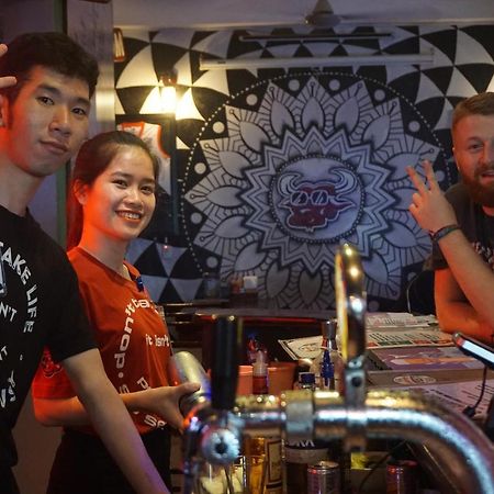 Vietnam Backpacker Hostels - Хуе Екстериор снимка