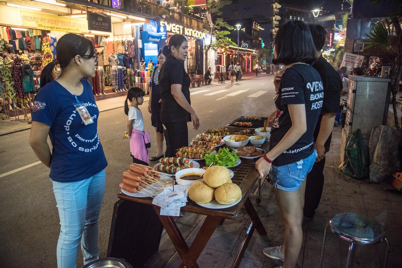 Vietnam Backpacker Hostels - Хуе Екстериор снимка